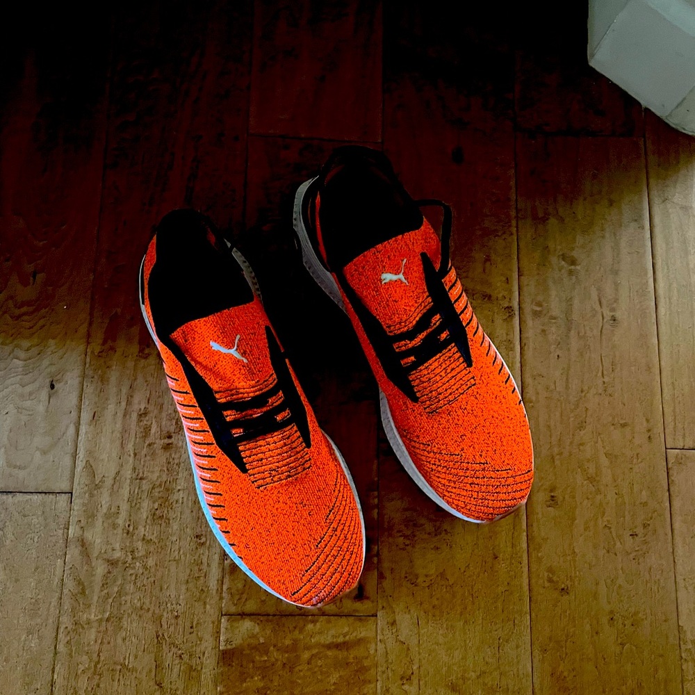 Men sneakers worn once